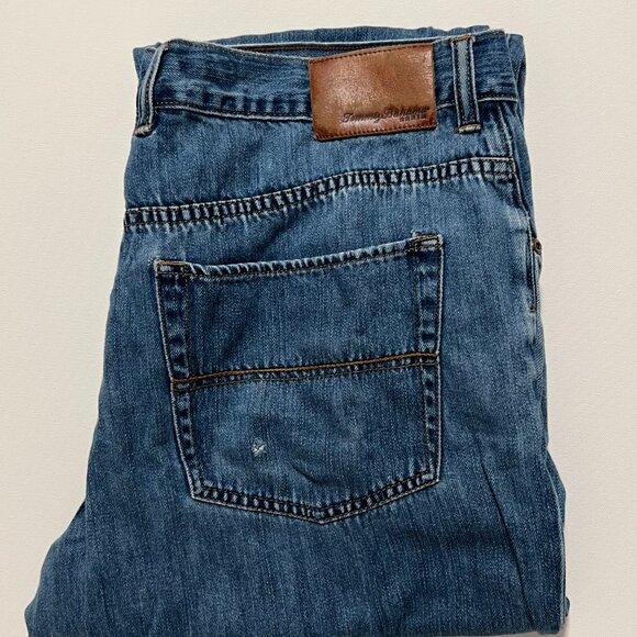 Tommy Bahama Jeans Classic Fit Straight Leg Medium Wash Denim Men's size 38x32 - Picture 1 of 7